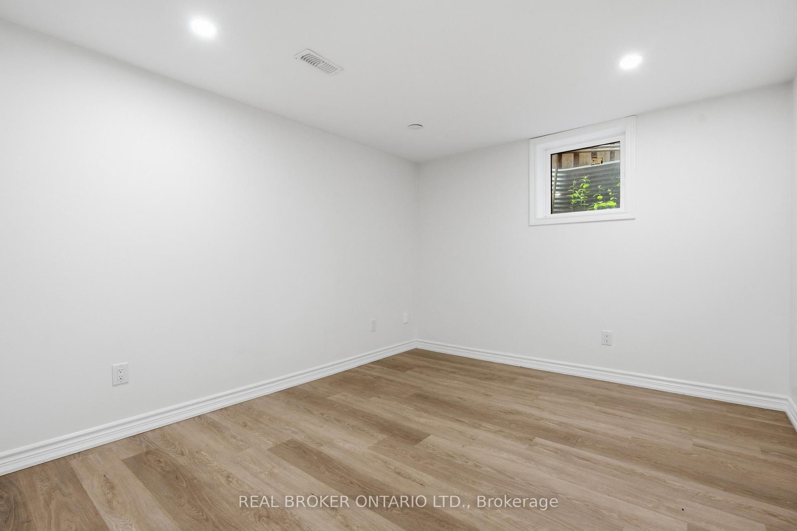 94 Roxana Avenue • Vaughan, ON photo 40
