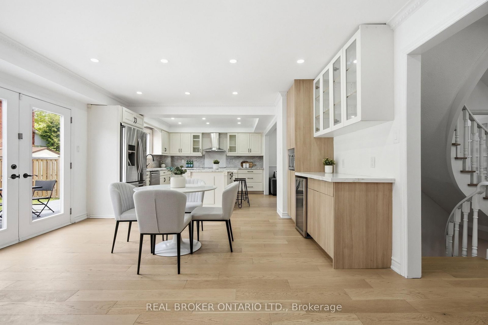 94 Roxana Avenue • Vaughan, ON photo 8