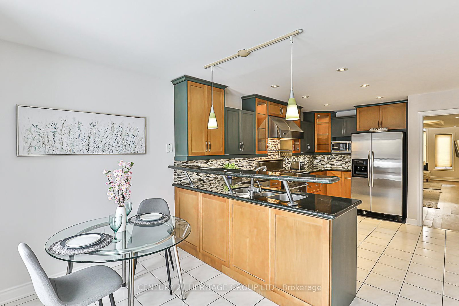 310 Chambers Crescent • Newmarket, ON photo 12