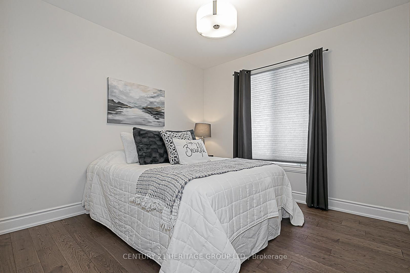 310 Chambers Crescent • Newmarket, ON photo 19
