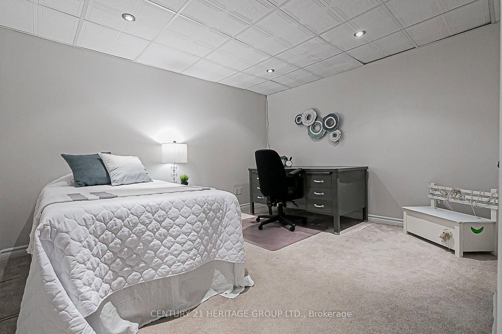 310 Chambers Crescent • Newmarket, ON photo 23