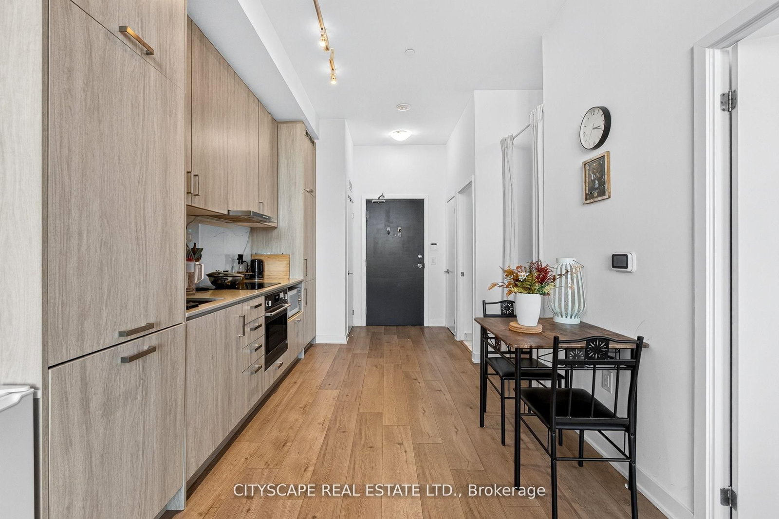 60 Honeycrisp Crescent • #210 • Vaughan, ON photo 16