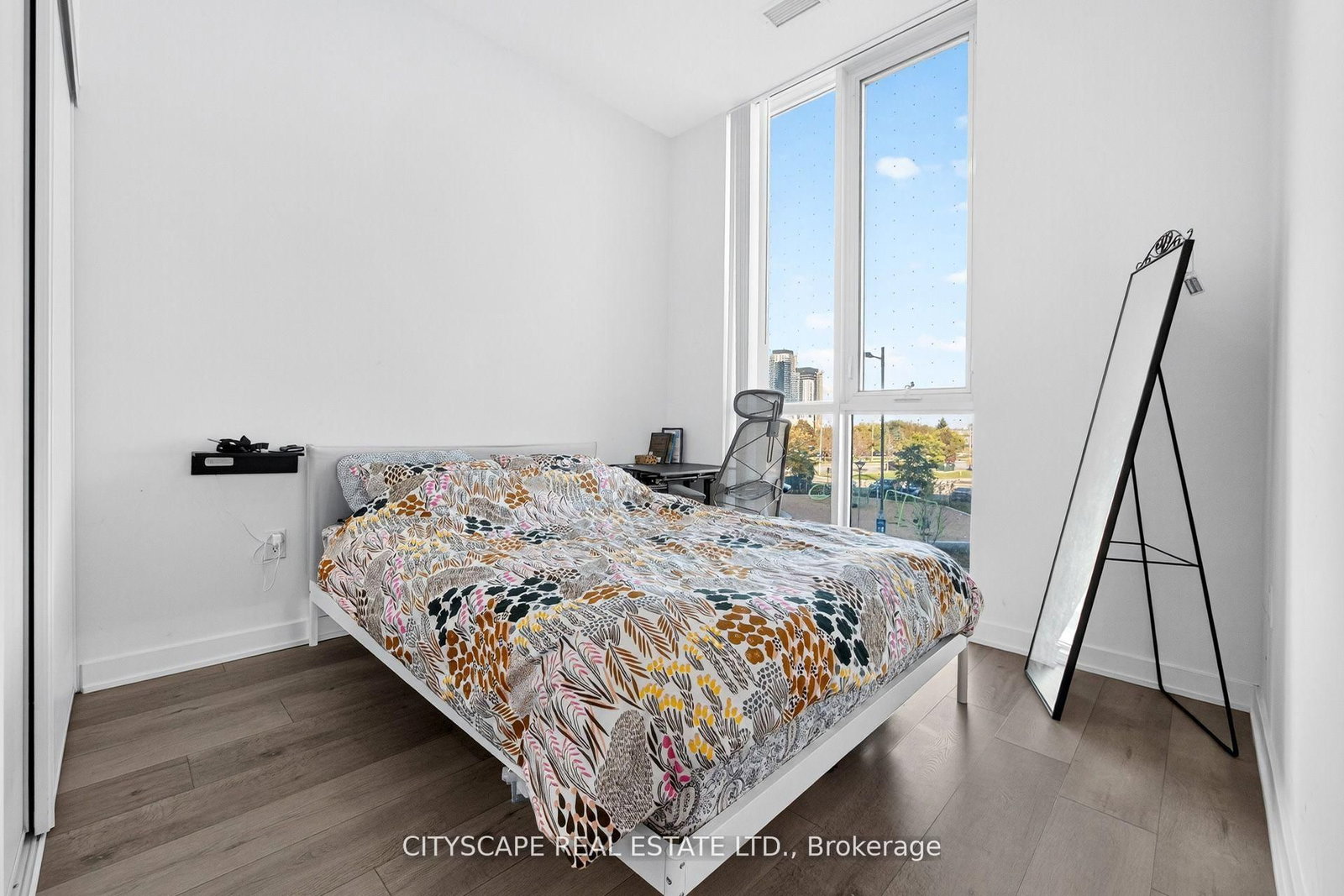60 Honeycrisp Crescent • #210 • Vaughan, ON photo 24