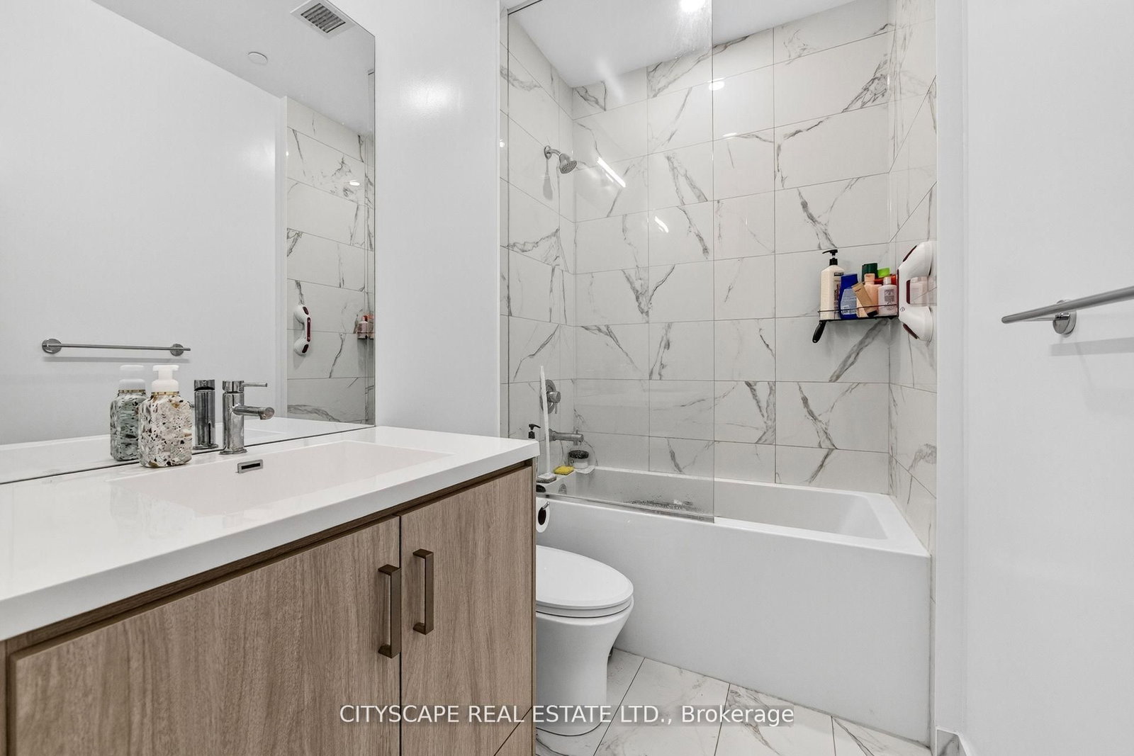 60 Honeycrisp Crescent • #210 • Vaughan, ON photo 26