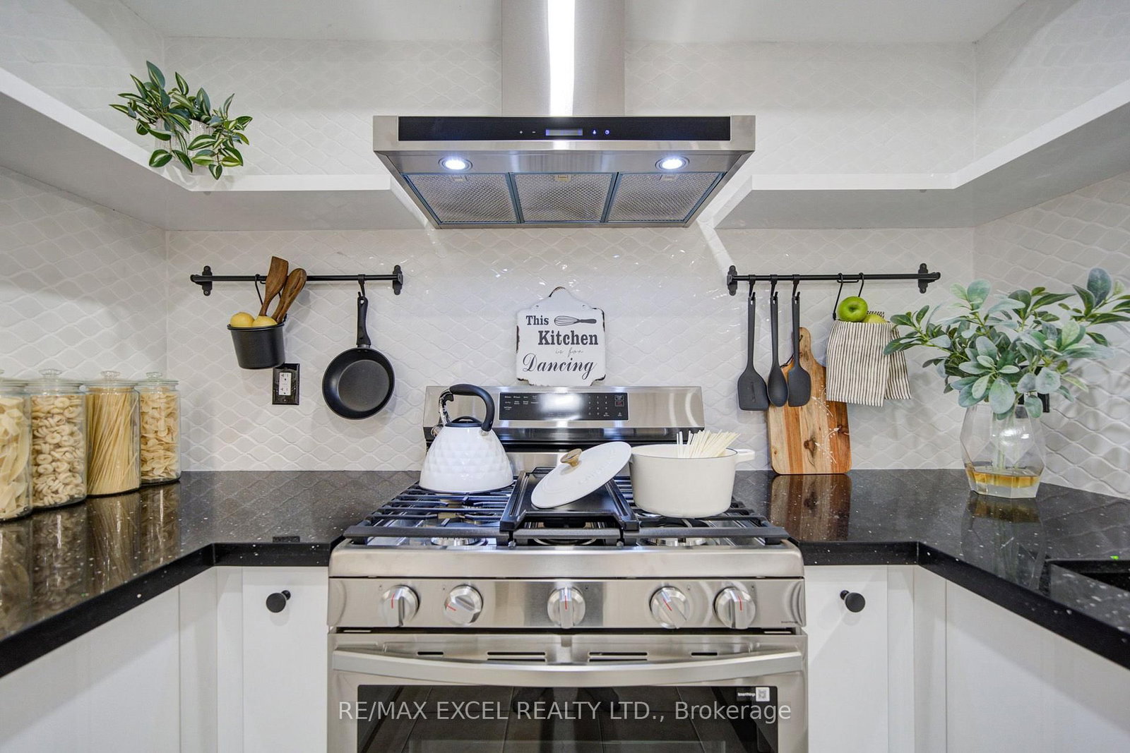 454 Bur Oak Avenue • Markham, ON photo 15