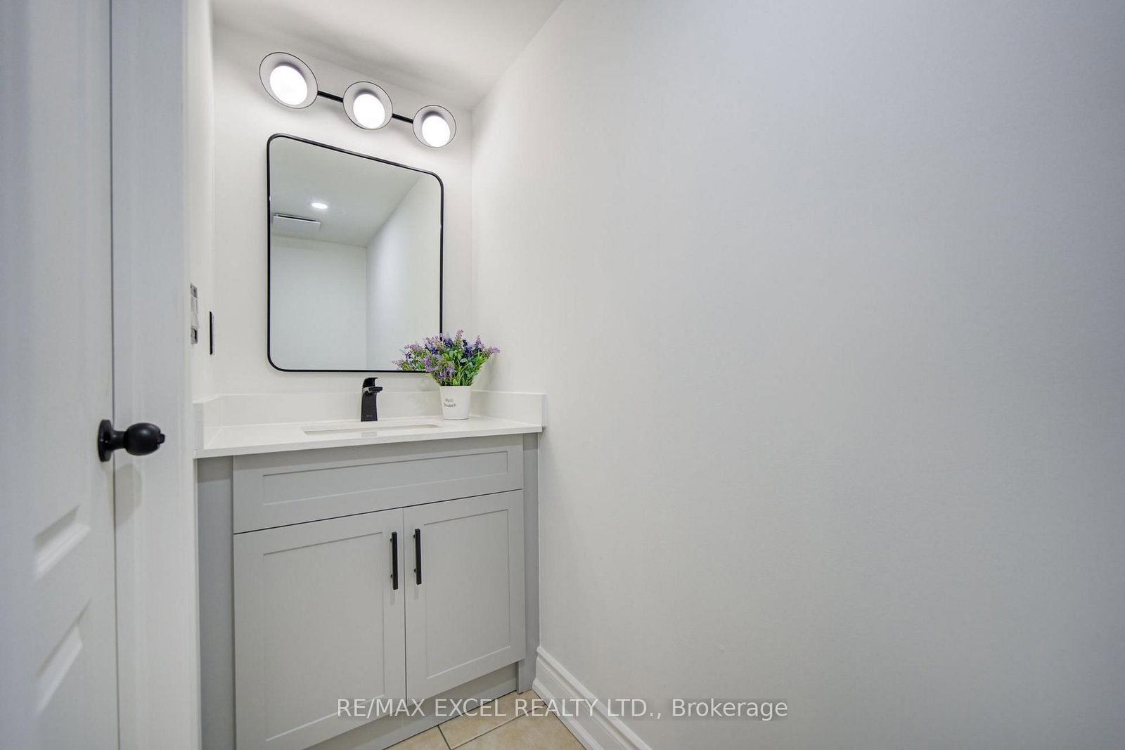 454 Bur Oak Avenue • Markham, ON photo 21