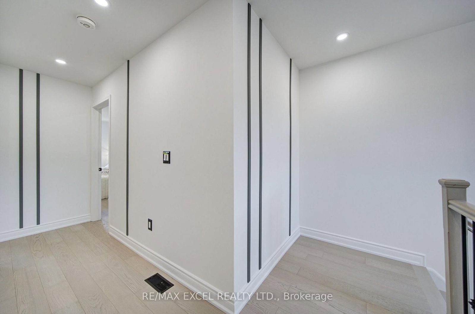 454 Bur Oak Avenue • Markham, ON photo 26