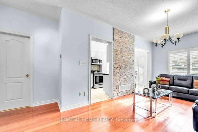558 Legresley Lane