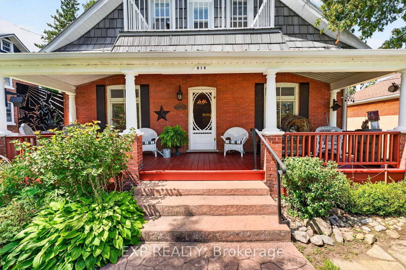 414 Osborne St photo 5
