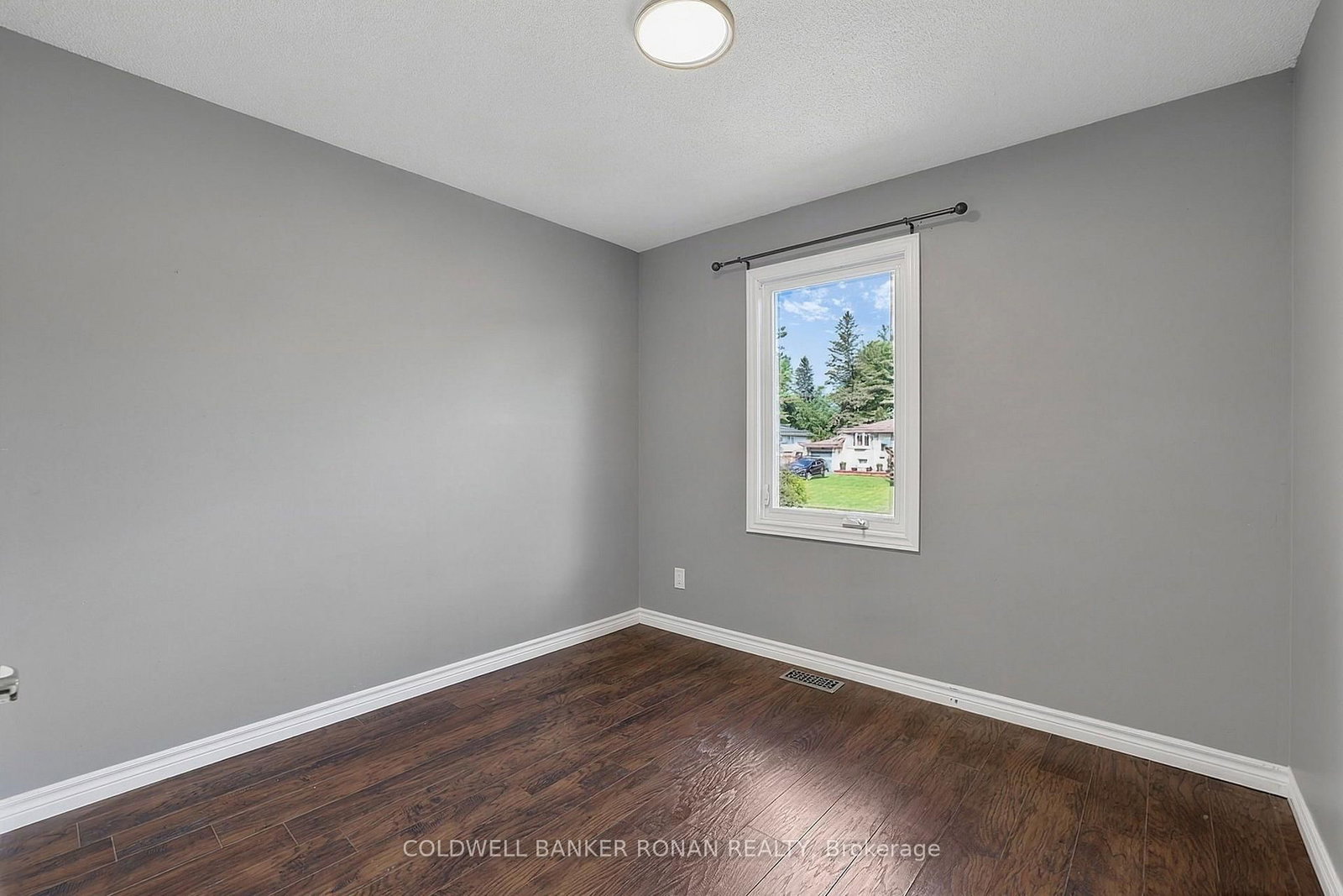 8 McCarthy Crescent • Essa, ON photo 24