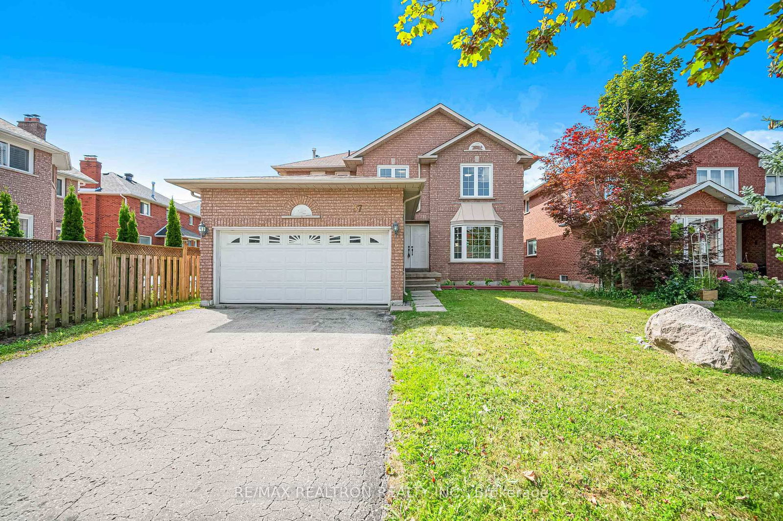 37 Dumaurier Crescent • Richmond Hill, ON photo 1