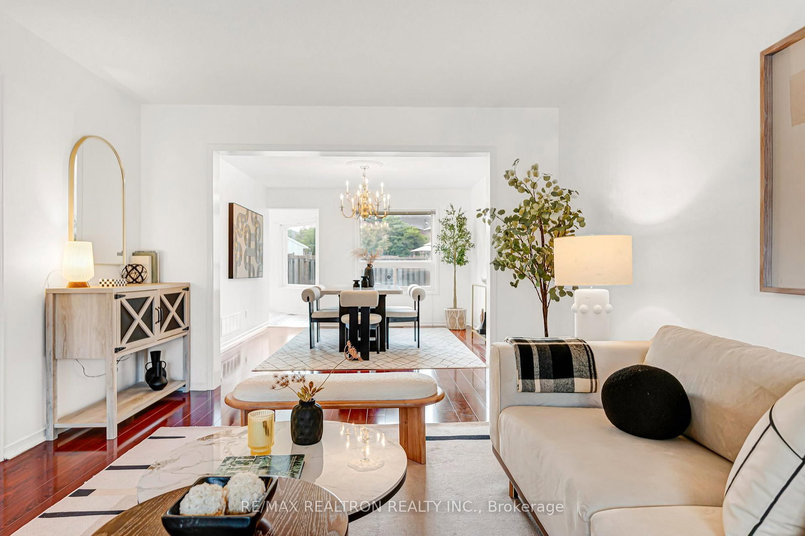37 Dumaurier Crescent • Richmond Hill, ON photo 9