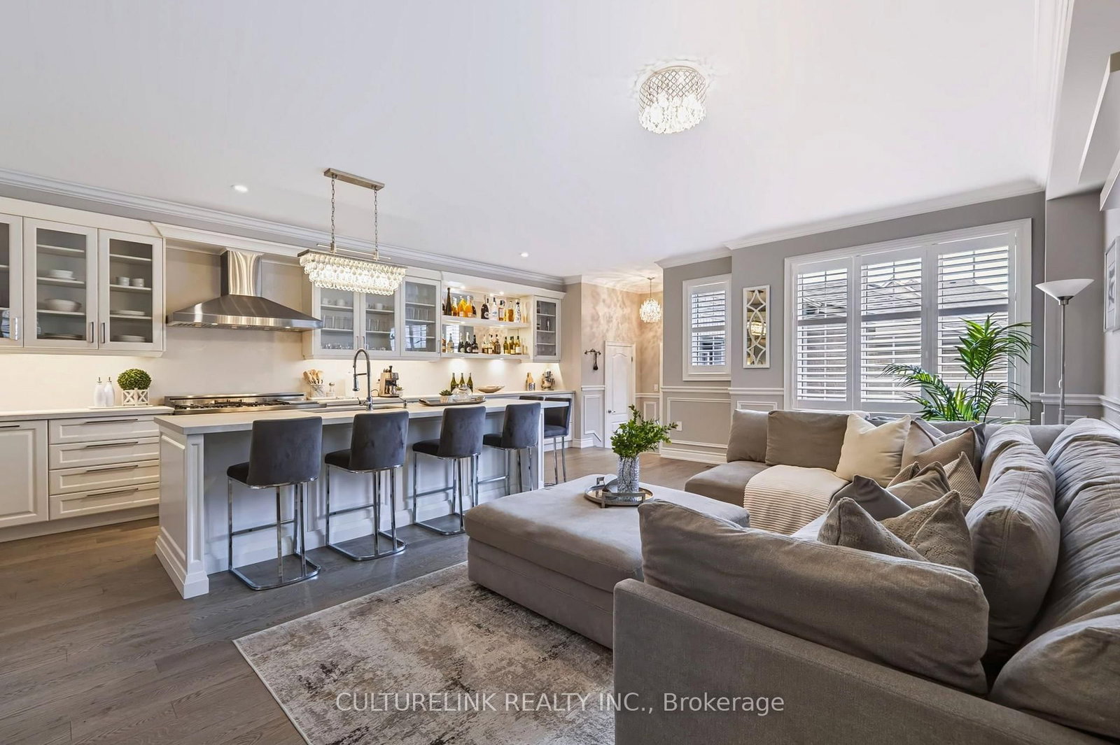 89 Sharonview Crescent • East Gwillimbury, ON photo 1