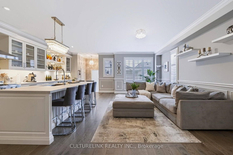 89 Sharonview Crescent