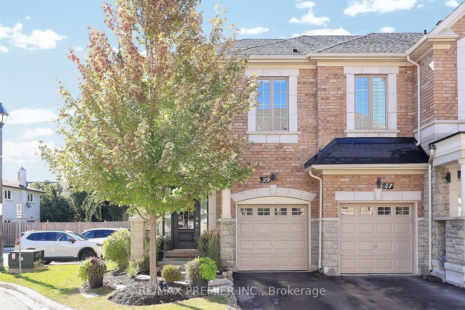 39 Caliber Court • King, ON photo 1