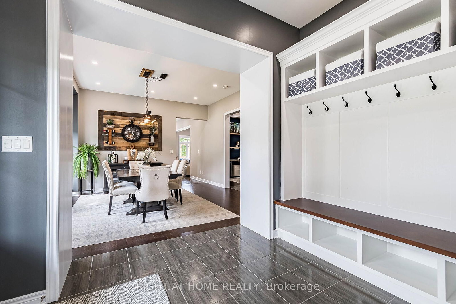 2 Cottonwood Hollow Court • Aurora, ON photo 11
