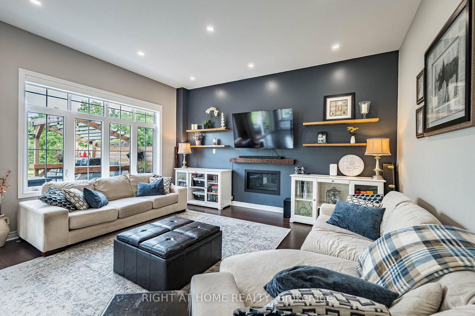 2 Cottonwood Hollow Court • Aurora, ON photo 24