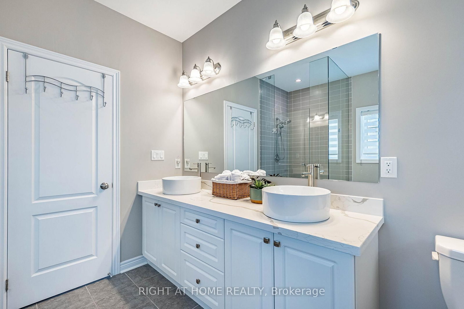 2 Cottonwood Hollow Court • Aurora, ON photo 38