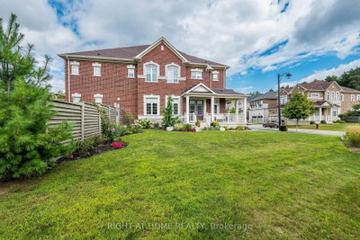 2 Cottonwood Hollow Court • Aurora, ON photo 4
