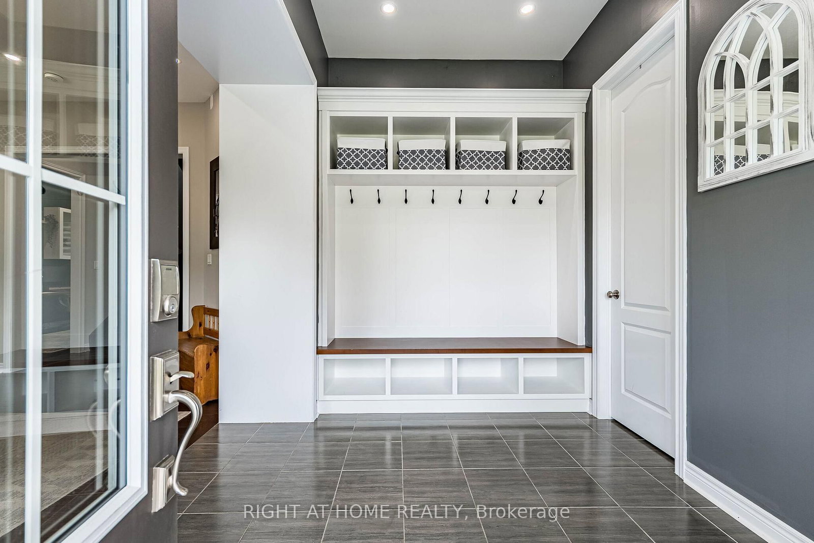 2 Cottonwood Hollow Court • Aurora, ON photo 9