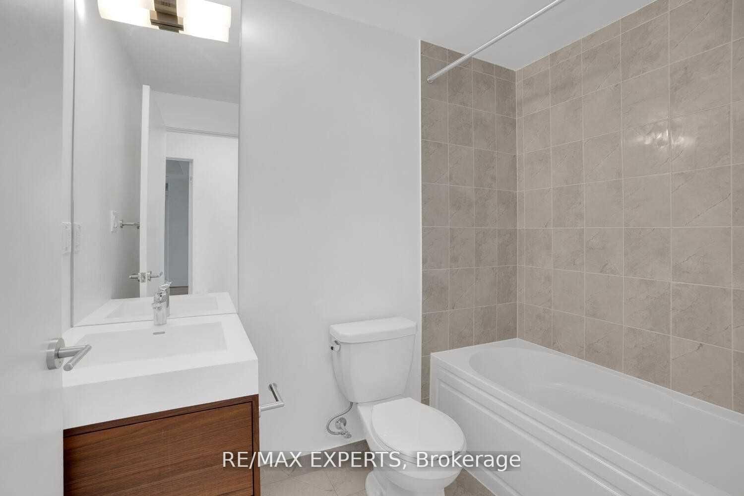 1709 Bur Oak Avenue • #309 • Markham, ON photo 11