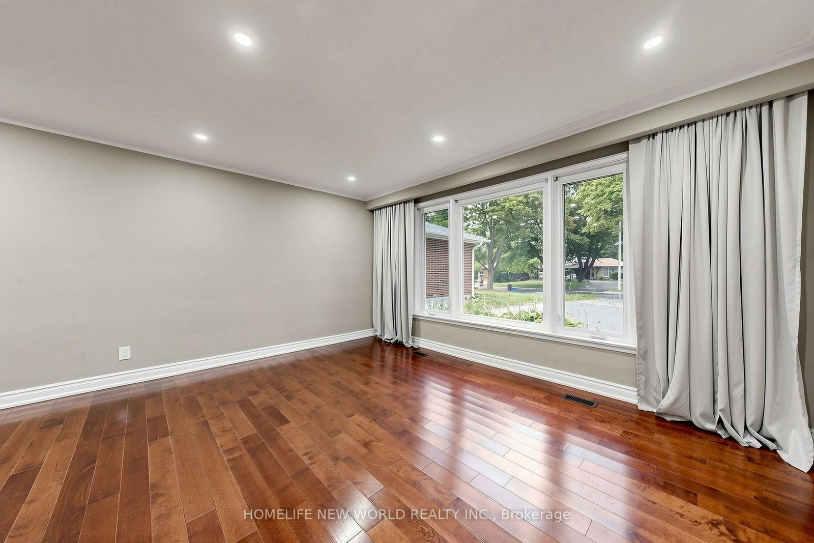 6 Valleycrest Avenue • Markham, ON photo 9