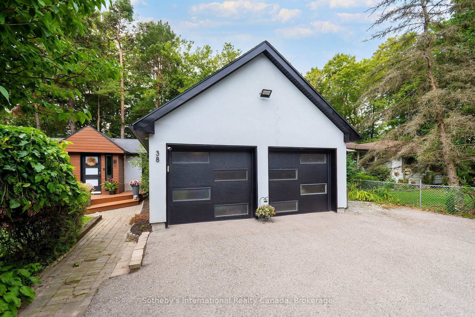 38 Hilltop Boulevard • Whitchurch-Stouffville, ON photo 12