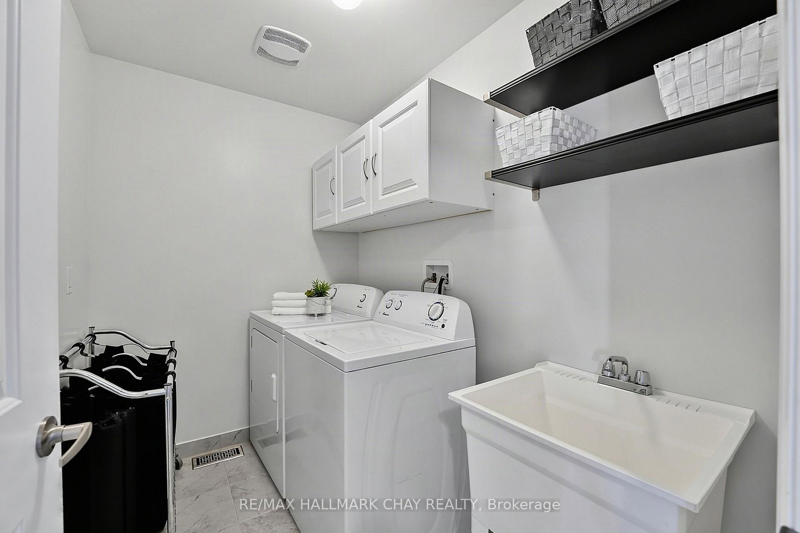 1709 Emberton Way • Innisfil, ON photo 24
