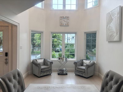 27 Glasgow Crescent • Georgina, ON photo 5