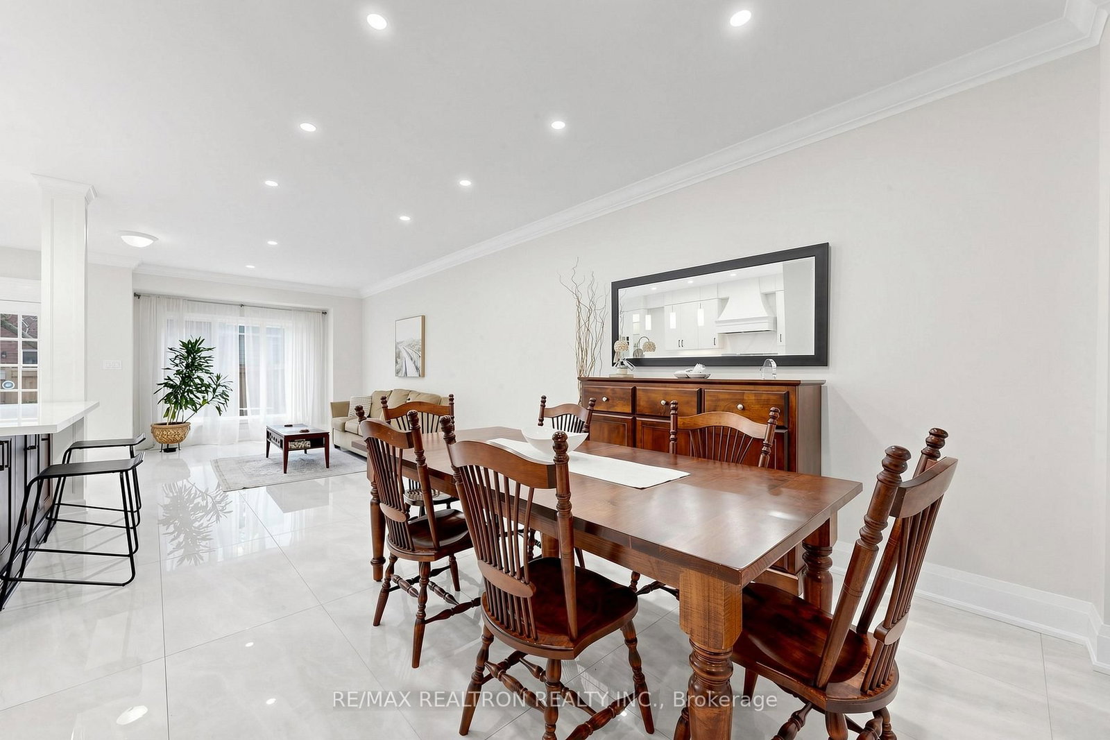 8A Casa Grande Street • Richmond Hill, ON photo 11