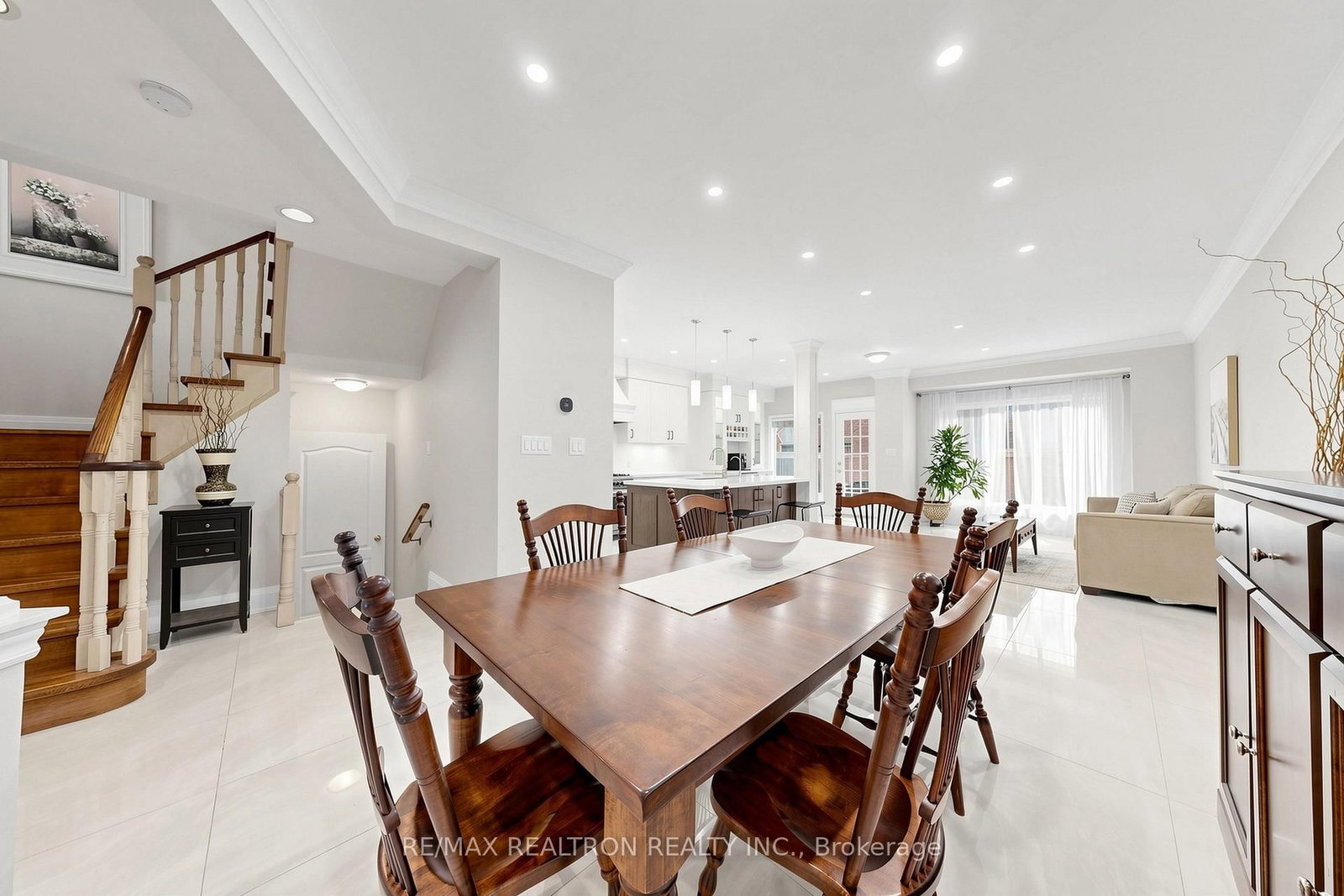 8A Casa Grande Street • Richmond Hill, ON photo 14