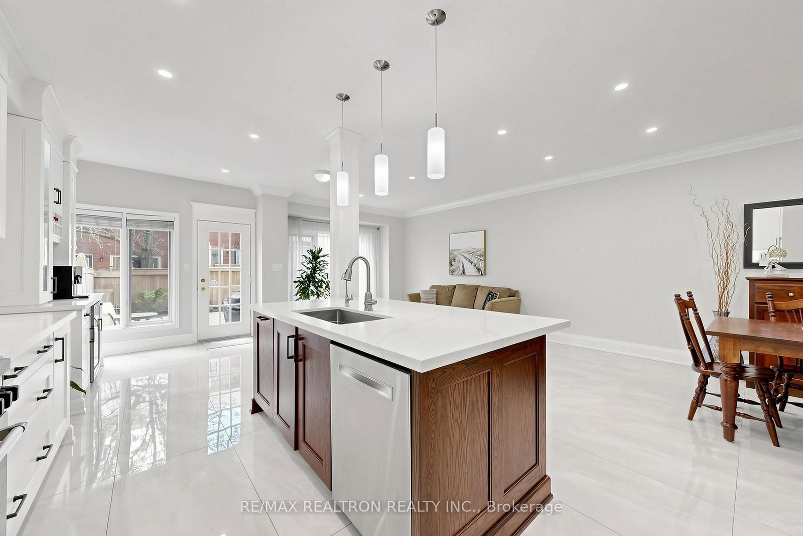 8A Casa Grande Street • Richmond Hill, ON photo 21