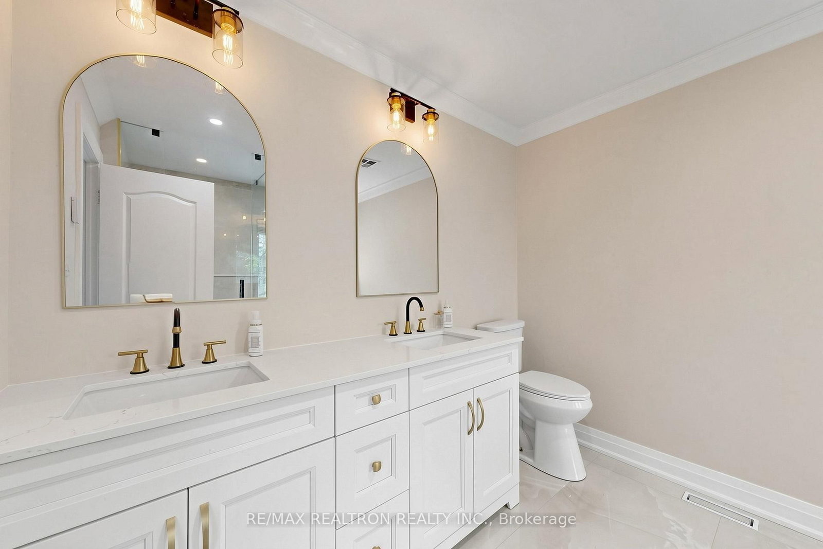 8A Casa Grande Street • Richmond Hill, ON photo 39