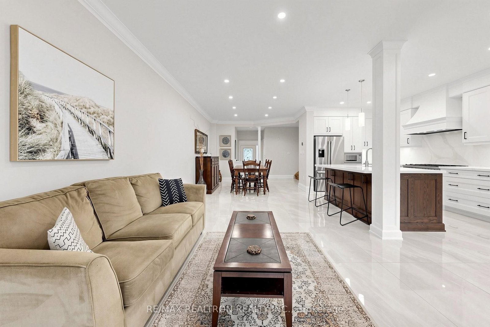 8A Casa Grande Street • Richmond Hill, ON photo 9