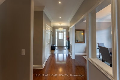 1660 Moyer Avenue • Innisfil, ON photo 8