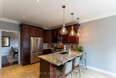 1660 Moyer Avenue • Innisfil, ON photo 9
