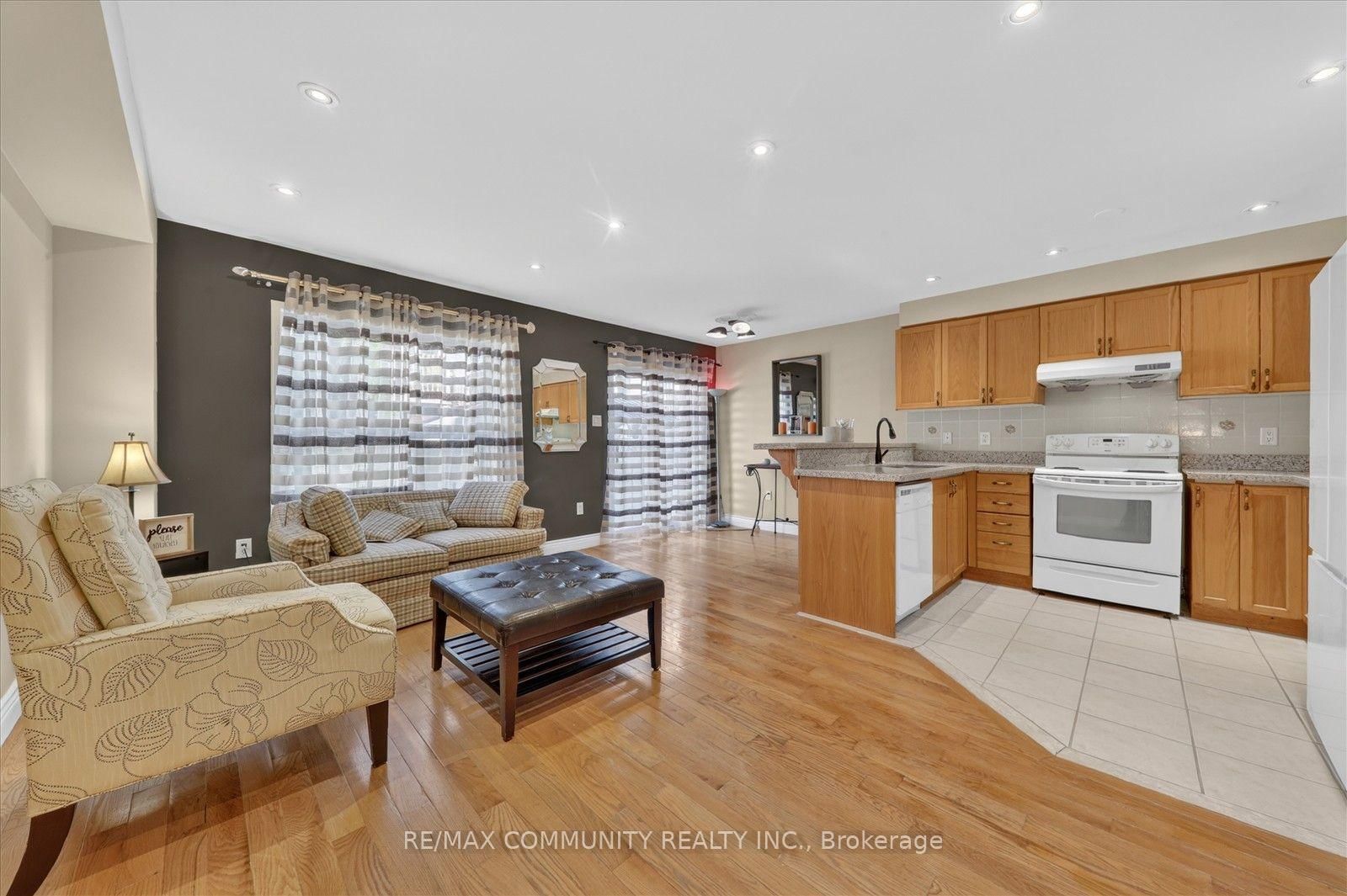 82 Burgess Crescent • Newmarket, ON photo 12