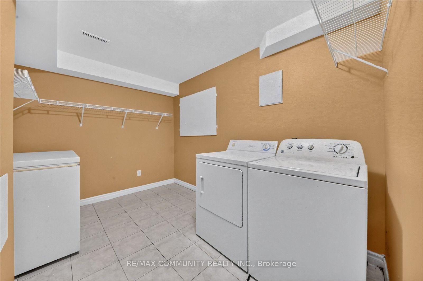 82 Burgess Crescent • Newmarket, ON photo 32