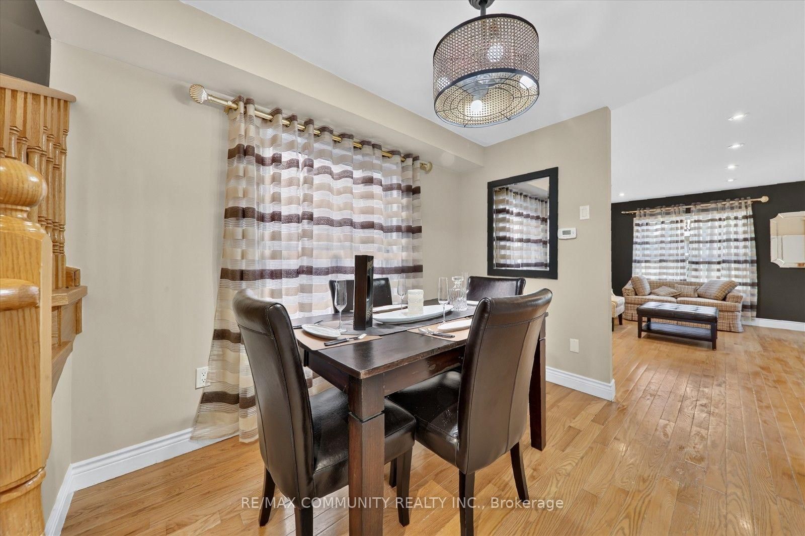 82 Burgess Crescent • Newmarket, ON photo 8