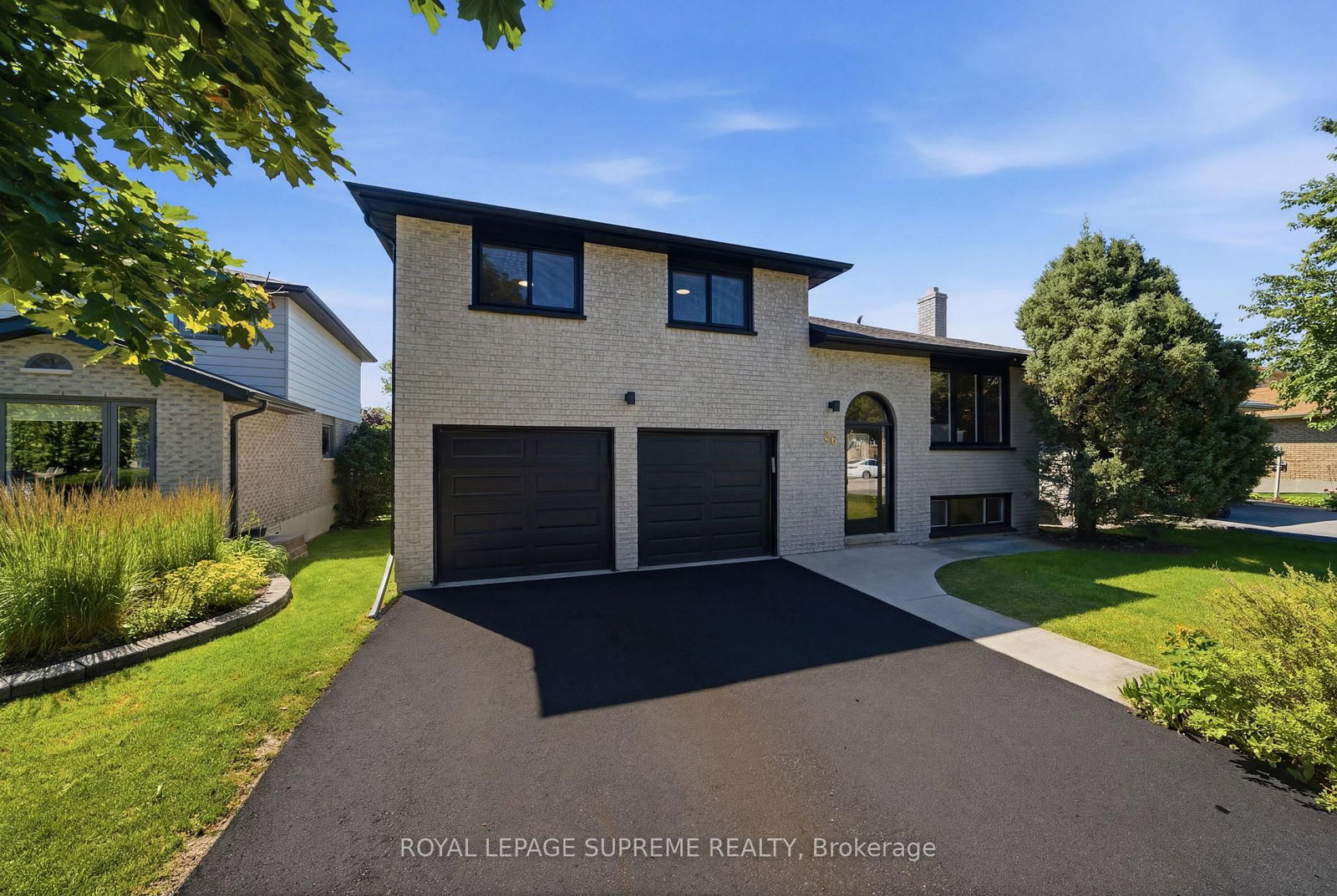 26 Crown Crescent • Bradford West Gwillimbury, ON photo 1