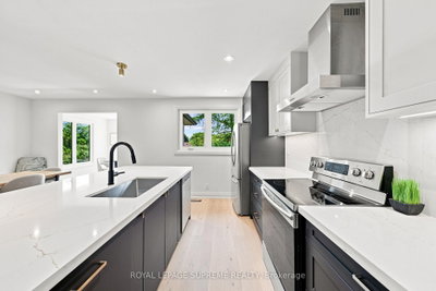 26 Crown Crescent • Bradford West Gwillimbury, ON photo 8