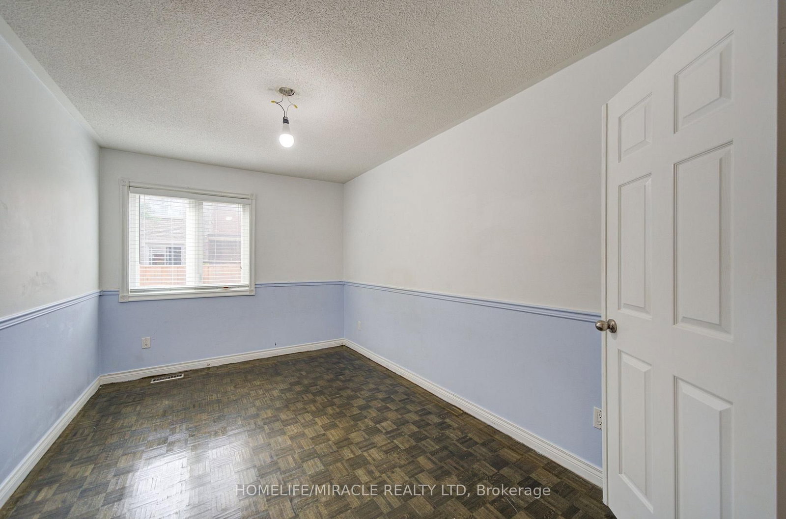 756 Kingsmere Avenue • Newmarket, ON photo 11