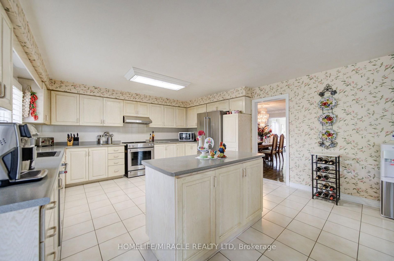 756 Kingsmere Avenue • Newmarket, ON photo 18