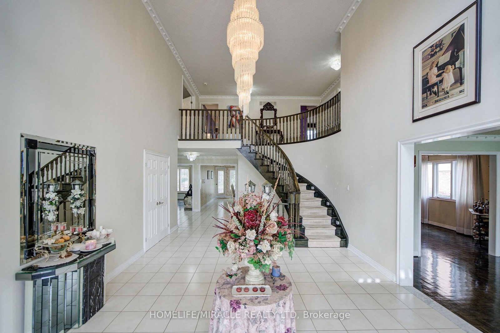 756 Kingsmere Avenue • Newmarket, ON photo 5