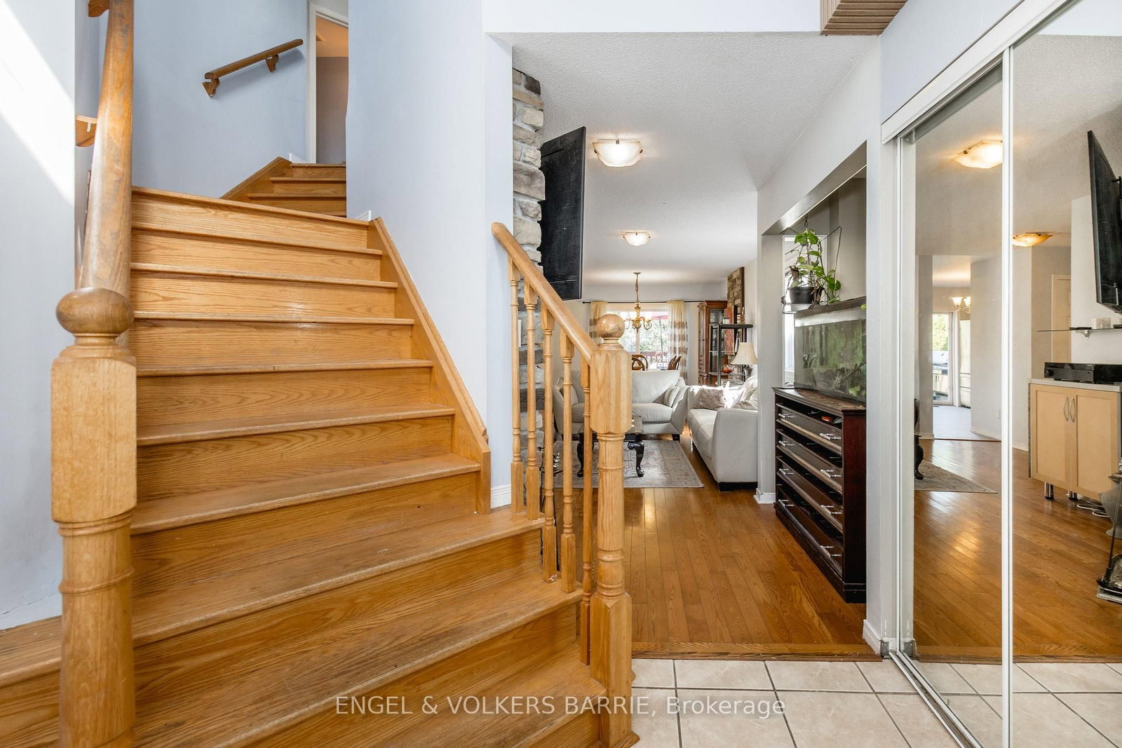 1376 Rankin Way • Innisfil, ON photo 6
