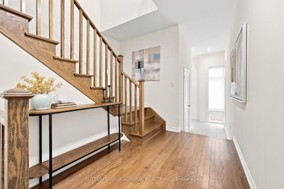 46 Fish Drive • Aurora, ON photo 4