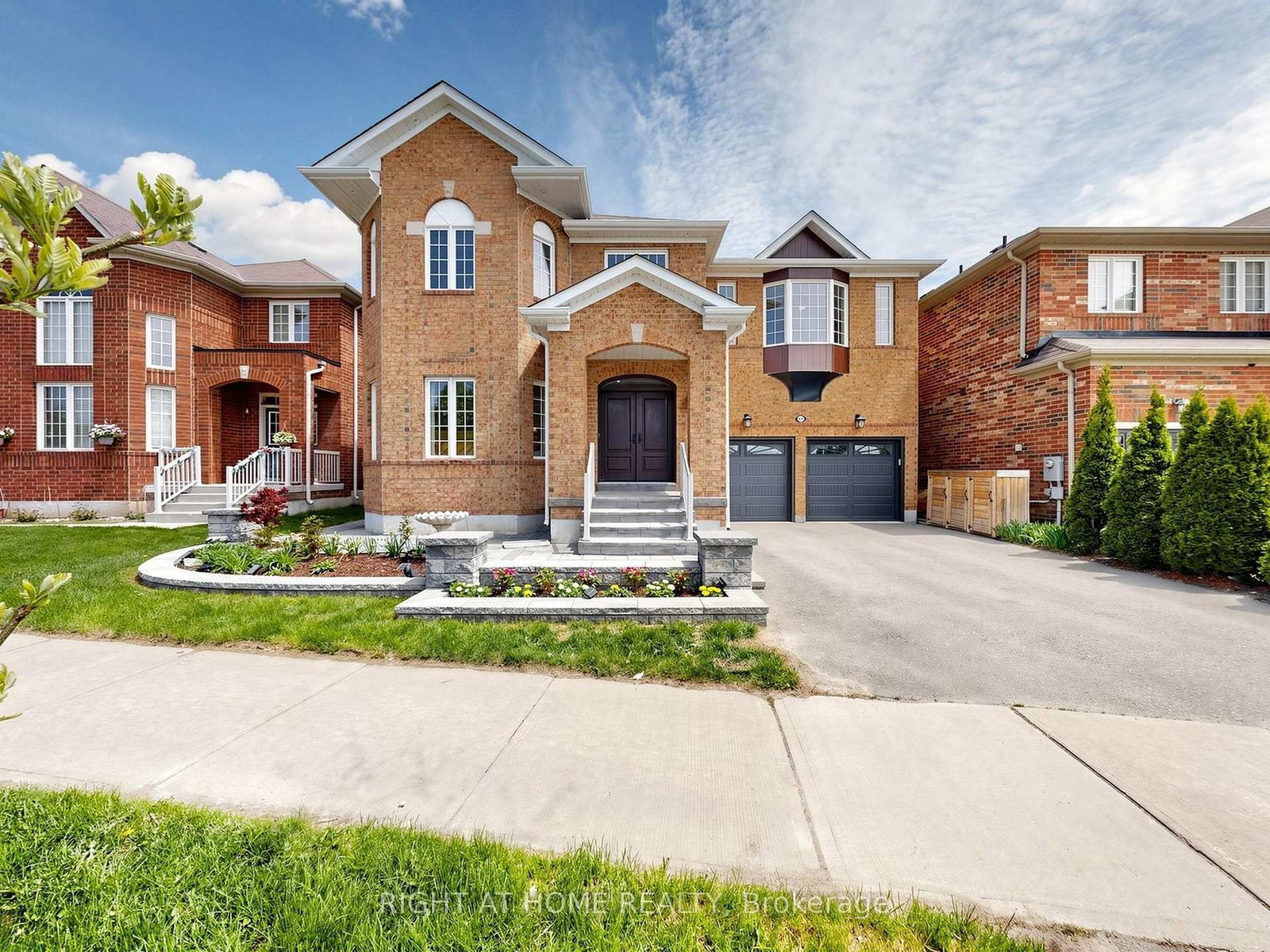 89 Greenwood Road • Whitchurch-Stouffville, ON photo 1