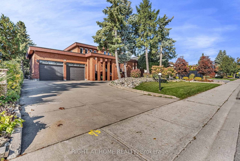 Lower level - 373 Firglen Ridge