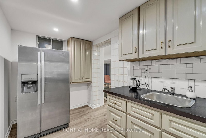Lower level - 373 Firglen Ridge
