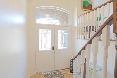 11 Littleriver Court • Vaughan, ON photo 2